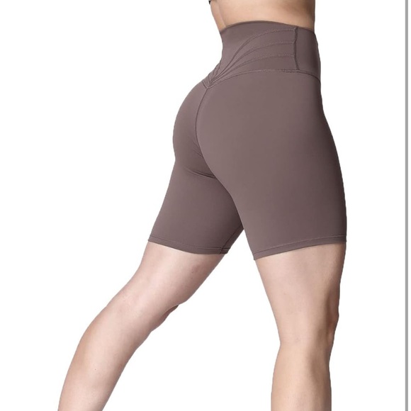 Aoxjox Trinity Workout Biker Shorts 6” • Small • Fudge Coffee - Picture 3 of 6